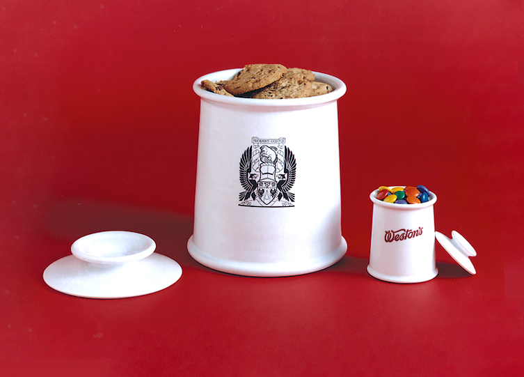 Ceramic jars with cookies